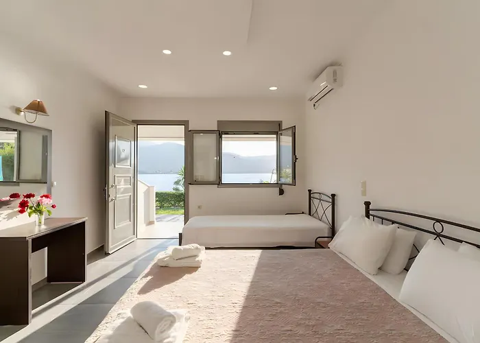 House By The Sea * Закинтос